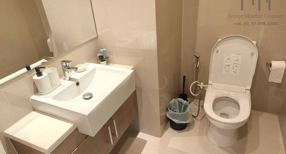 For rent 2 bedrooms condo in Khlong Toei, Bangkok