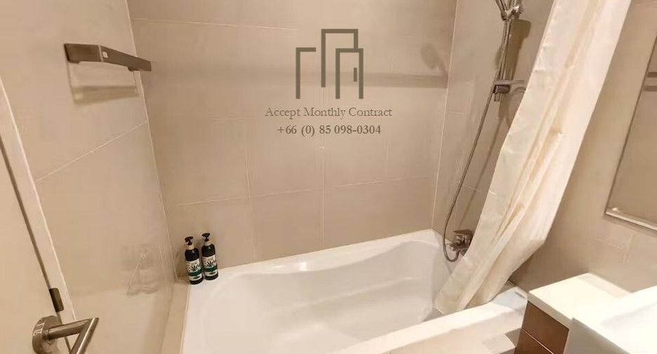 For rent 2 bedrooms condo in Khlong Toei, Bangkok