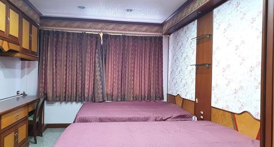 Casa adosada en venta de 4 habitaciones en Bang Rak, Bangkok