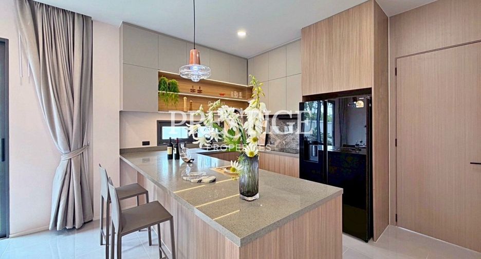 Casa en venta de 6 habitaciones en Sattahip, Chonburi