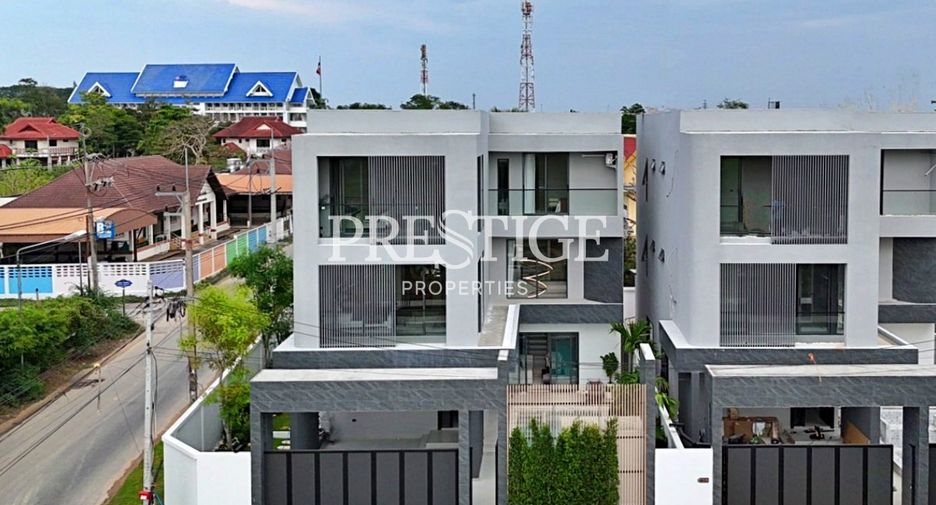 Casa en venta de 6 habitaciones en Sattahip, Chonburi