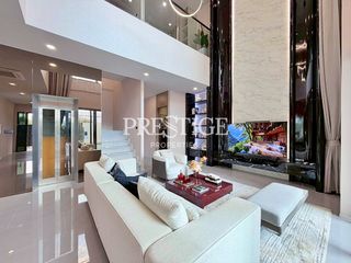 For sale 6 bedrooms house in Na Jomtien, Pattaya