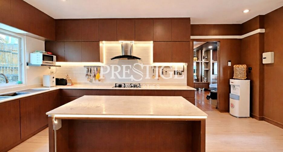 For sale 7 ベッドルーム house in Bang Lamung, Chonburi