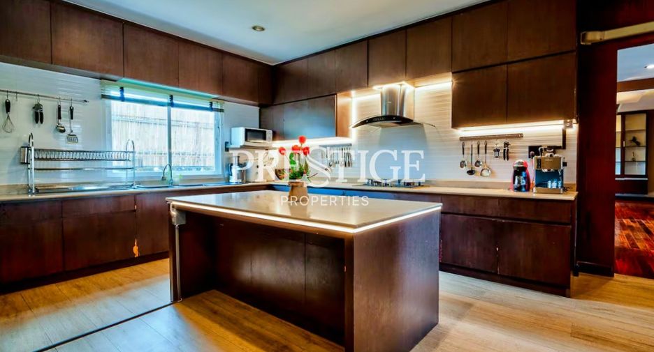 For sale 7 ベッドルーム house in Bang Lamung, Chonburi