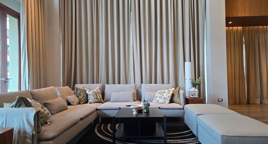 For rent 4 ベッドルーム condo in Khlong Toei, Bangkok