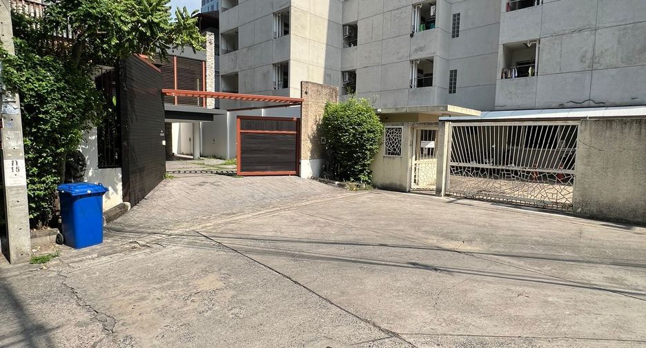 For sale land in Watthana, Bangkok
