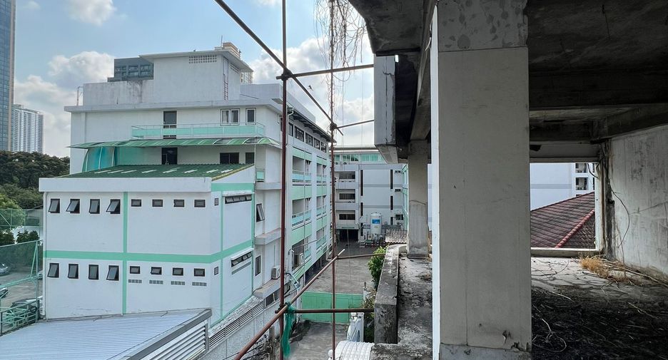 For sale land in Watthana, Bangkok