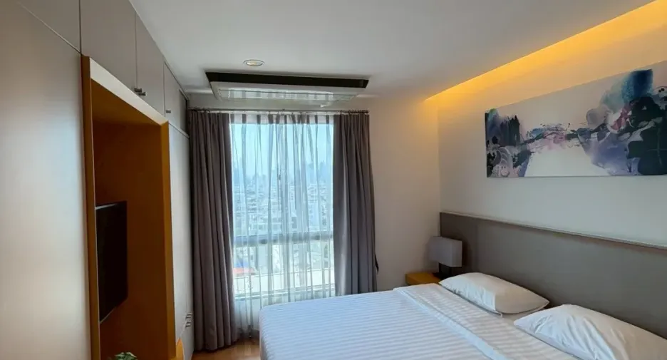 À louer 3 chambres condo à Yan Nawa, Bangkok