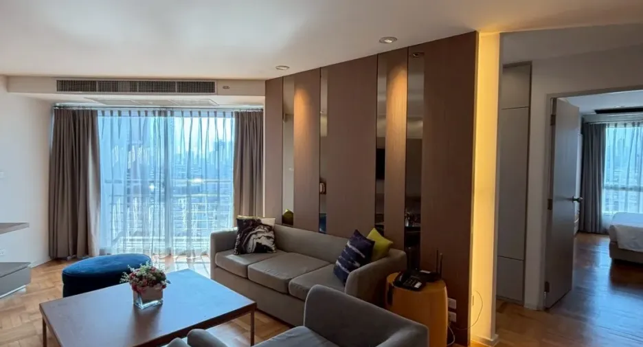 À louer 3 chambres condo à Yan Nawa, Bangkok