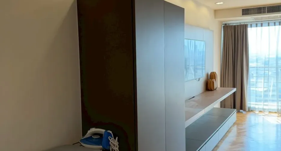 À louer 3 chambres condo à Yan Nawa, Bangkok