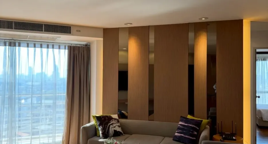 À louer 3 chambres condo à Yan Nawa, Bangkok