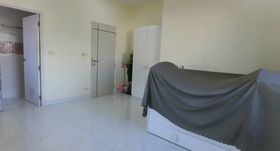 For sale 4 bedrooms house in Bang Lamung, Chonburi