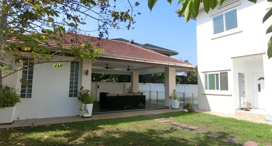 For sale 4 bedrooms house in Bang Lamung, Chonburi