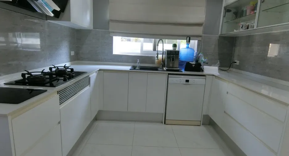 For sale 4 bedrooms house in Bang Lamung, Chonburi