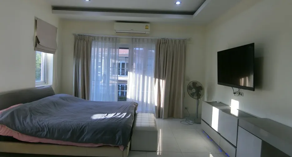 For sale 4 bedrooms house in Bang Lamung, Chonburi