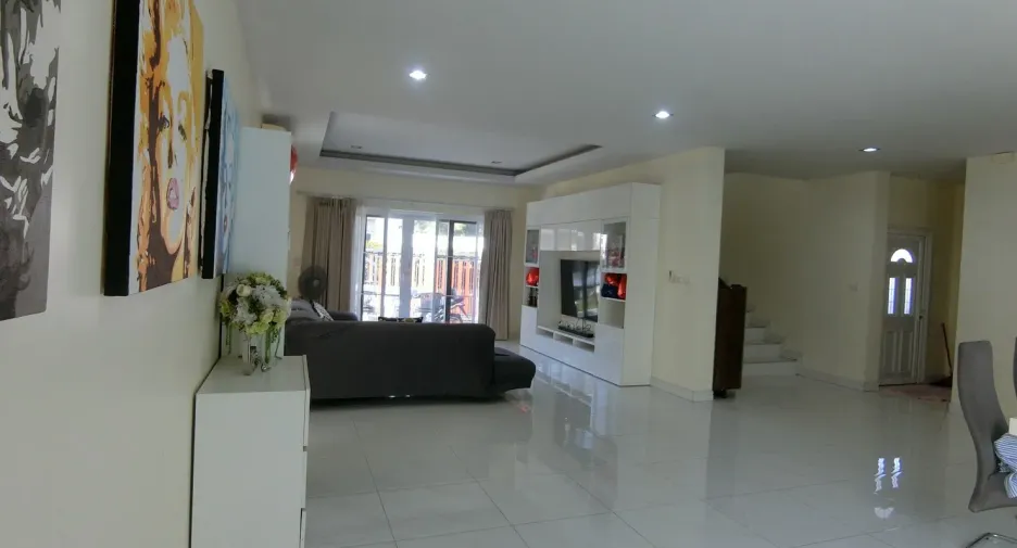 For sale 4 bedrooms house in Bang Lamung, Chonburi
