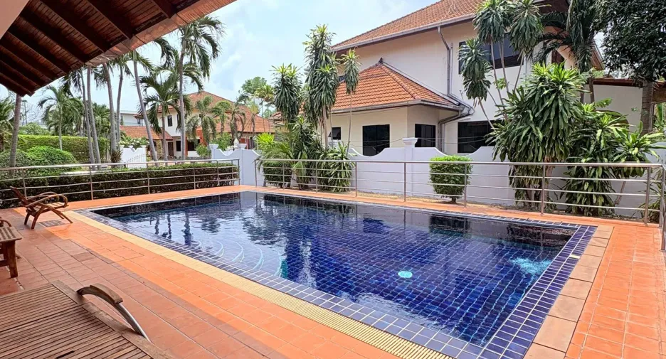 Villa zur Miete mit 5 Zimmer in Bang Lamung, Chonburi