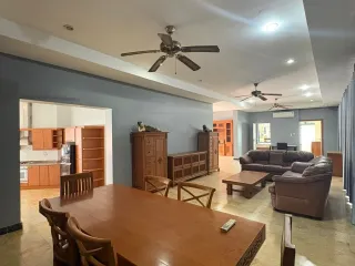 Villa zur Miete mit 5 Zimmer in Bang Lamung, Chonburi