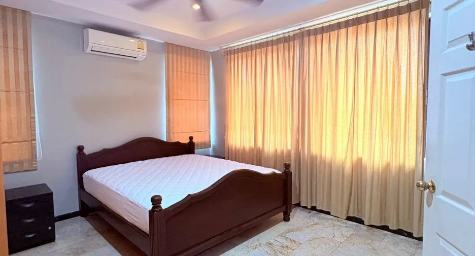 Villa zur Miete mit 5 Zimmer in Bang Lamung, Chonburi