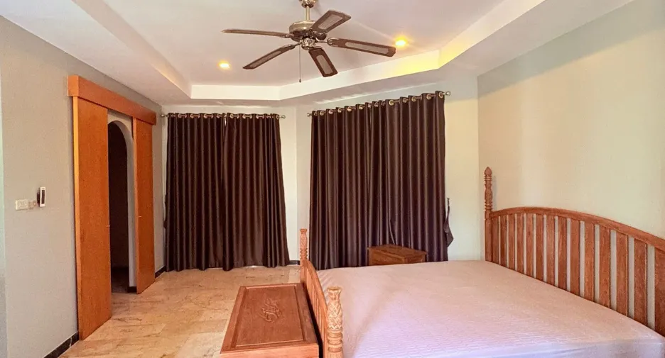 Villa zur Miete mit 5 Zimmer in Bang Lamung, Chonburi