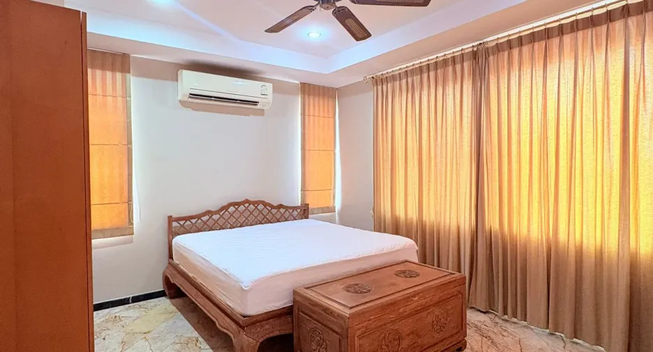 Villa zur Miete mit 5 Zimmer in Bang Lamung, Chonburi