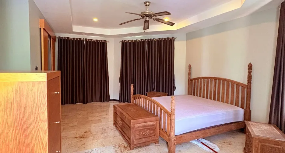 Villa zur Miete mit 5 Zimmer in Bang Lamung, Chonburi