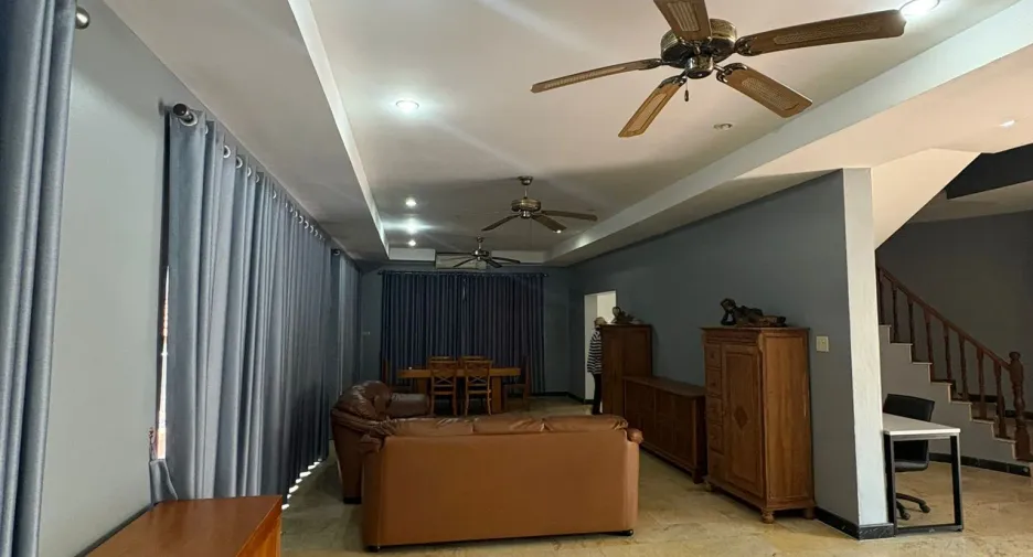 Villa zur Miete mit 5 Zimmer in Bang Lamung, Chonburi