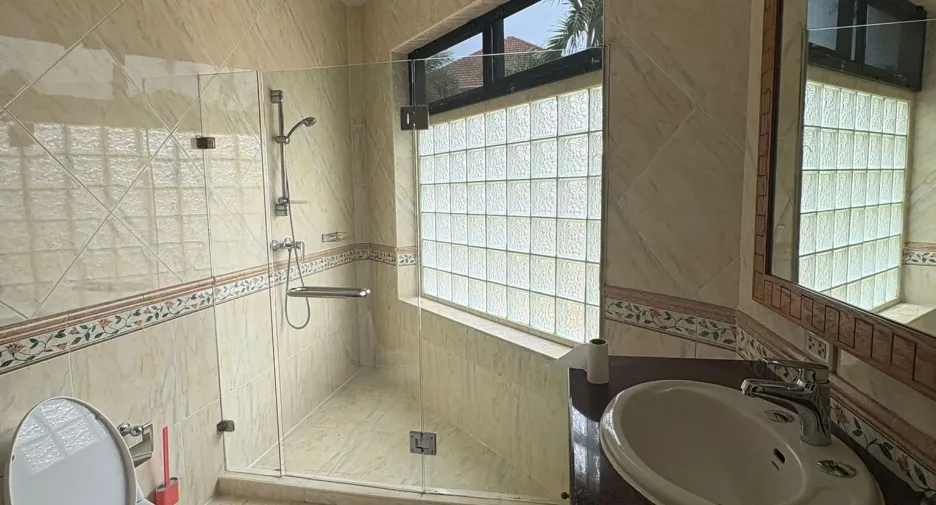 Villa zur Miete mit 5 Zimmer in Bang Lamung, Chonburi