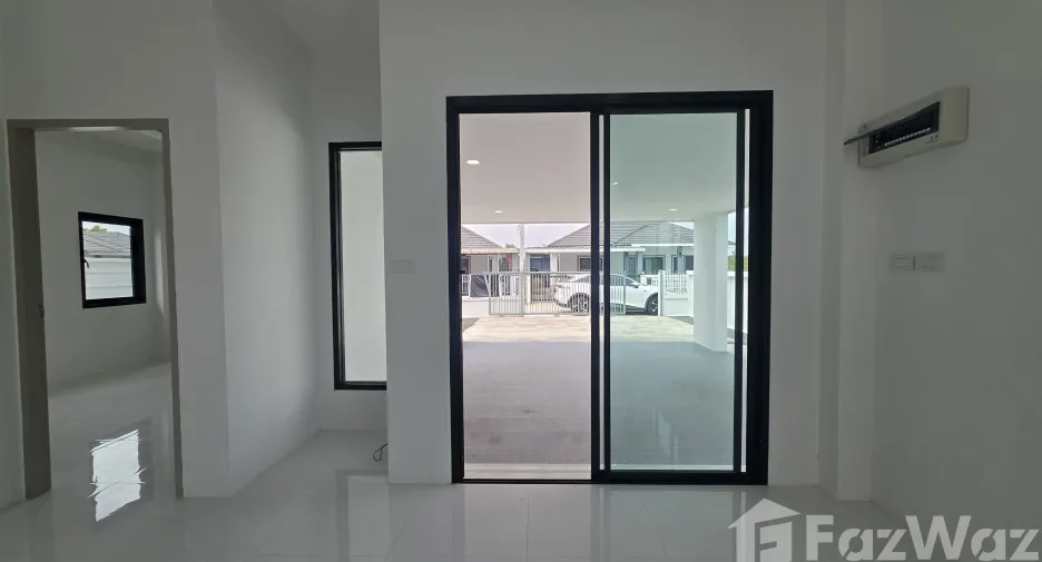 For sale 3 bedrooms house in Saraphi, Chiang Mai