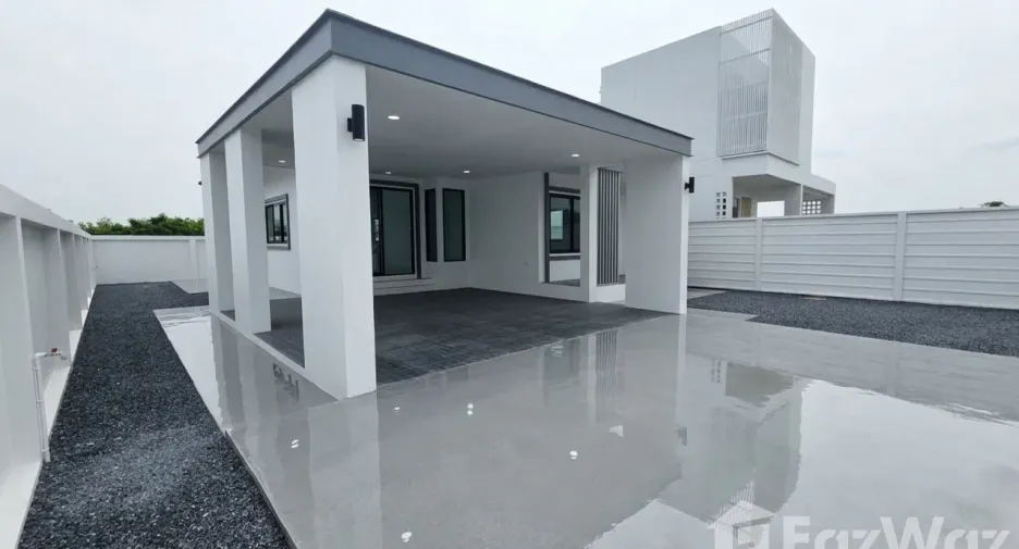 For sale 3 bedrooms house in Saraphi, Chiang Mai