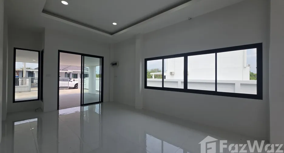 For sale 3 bedrooms house in Saraphi, Chiang Mai