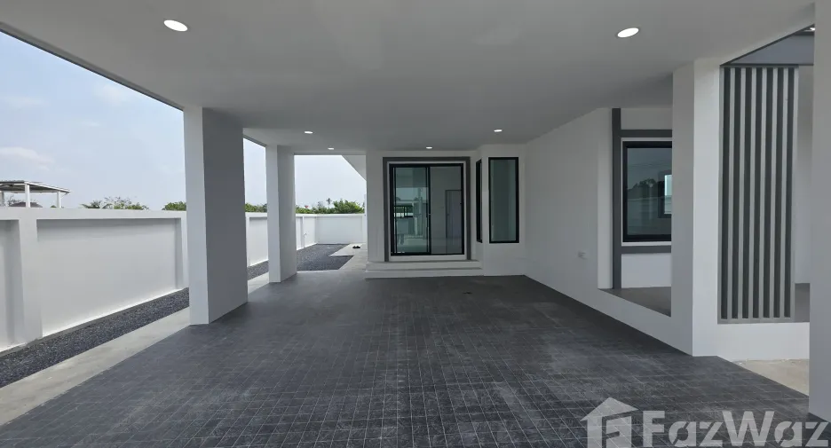 For sale 3 bedrooms house in Saraphi, Chiang Mai