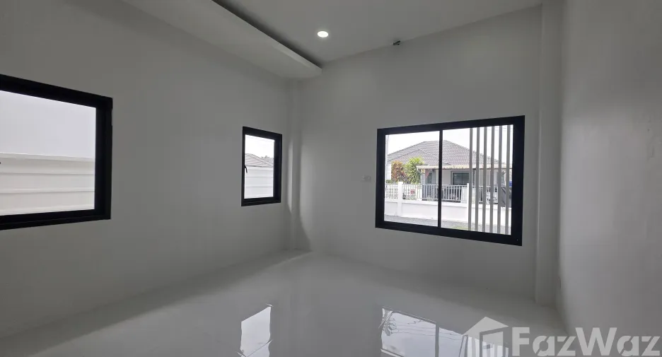 For sale 3 bedrooms house in Saraphi, Chiang Mai
