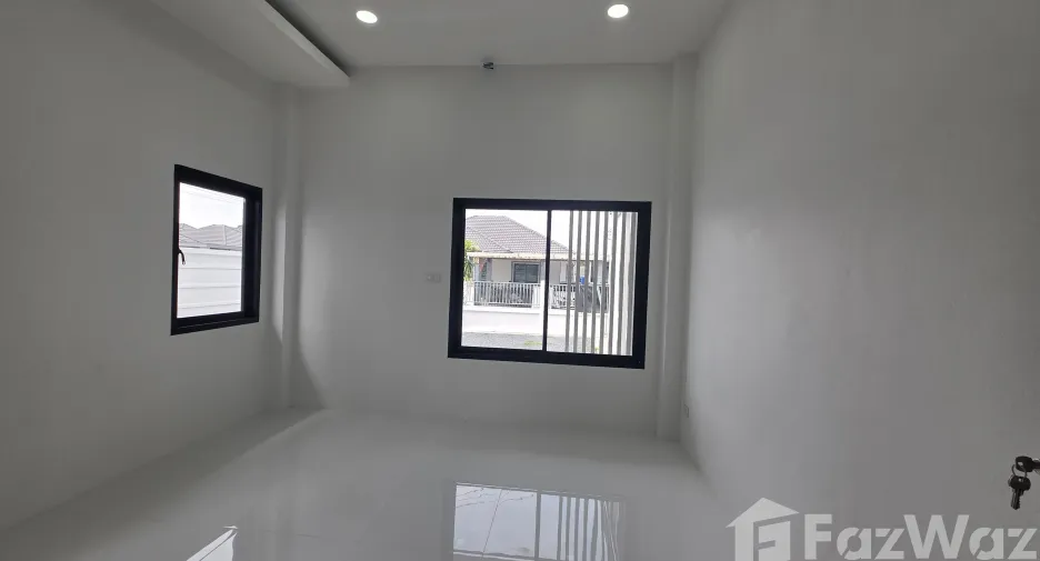 For sale 3 bedrooms house in Saraphi, Chiang Mai