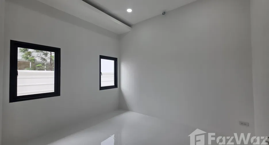 For sale 3 bedrooms house in Saraphi, Chiang Mai