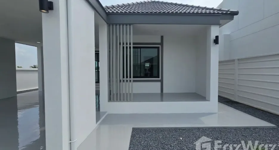For sale 3 bedrooms house in Saraphi, Chiang Mai