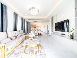 Casa en venta de 4 habitaciones en Bang Lamung, Chonburi