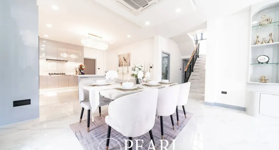 Casa en venta de 4 habitaciones en East Pattaya, Pattaya