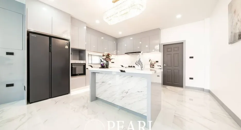Casa en venta de 4 habitaciones en East Pattaya, Pattaya