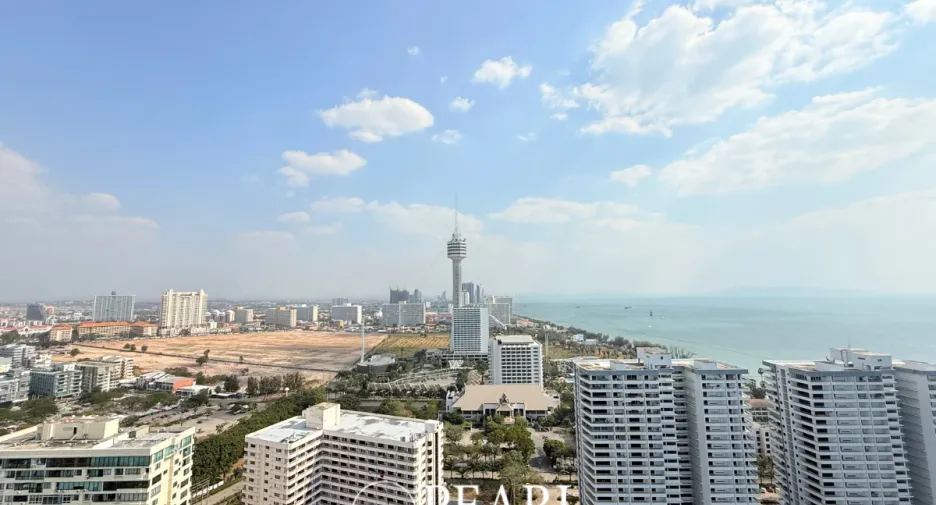 For sale 2 ベッドルーム condo in Bang Lamung, Chonburi