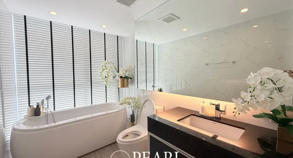 For sale 2 ベッドルーム condo in Bang Lamung, Chonburi