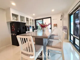 À louer et à vendre 4 chambres maison à Bang Lamung, Chonburi