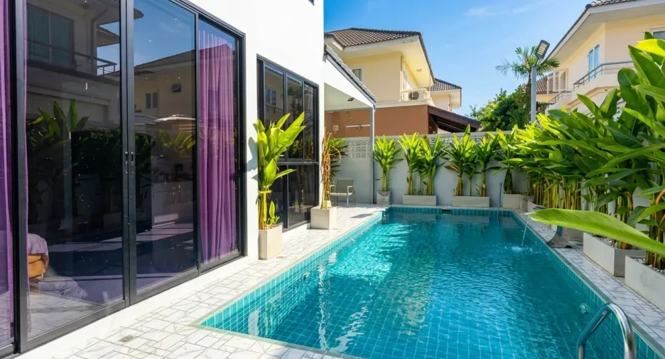 For rent and for sale 4 bedrooms house in Jomtien, Pattaya