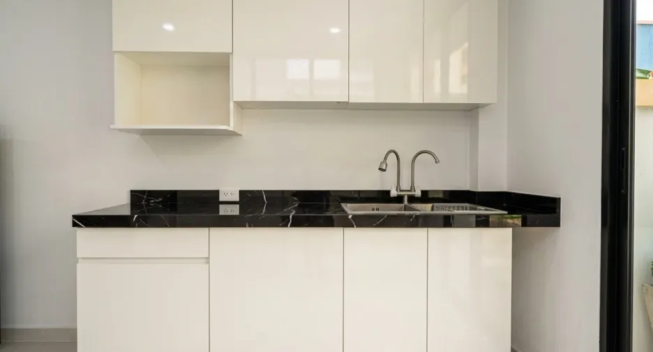 For rent and for sale 4 bedrooms house in Jomtien, Pattaya