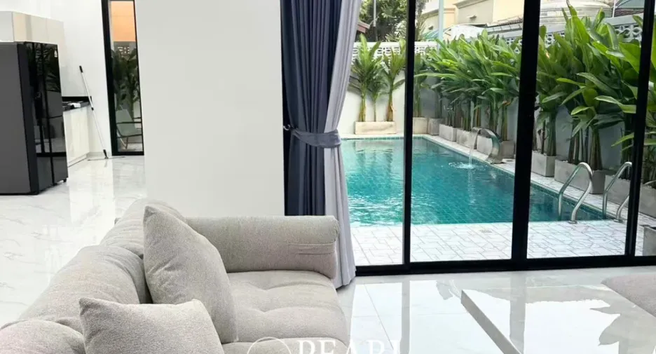 For rent and for sale 4 bedrooms house in Jomtien, Pattaya