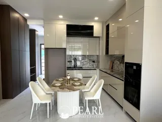 Haus zum Kauf mit 4 Zimmer in Bang Lamung, Chonburi