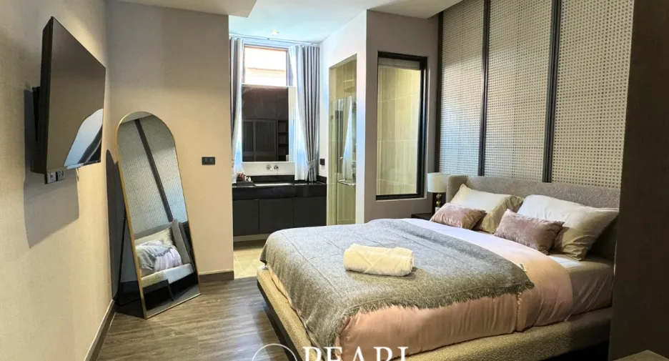 For rent and for sale 4 bedrooms house in Bang Lamung, Chonburi