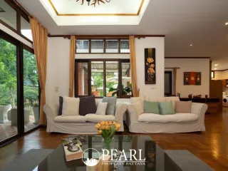 Haus zum Kauf mit 5 Zimmer in Bang Lamung, Chonburi