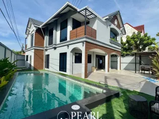 Haus zum Kauf mit 5 Zimmer in Bang Lamung, Chonburi