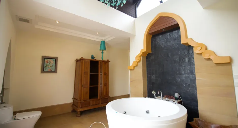 Haus zur Miete und zum Kauf mit 6 Zimmer in Bang Lamung, Chonburi